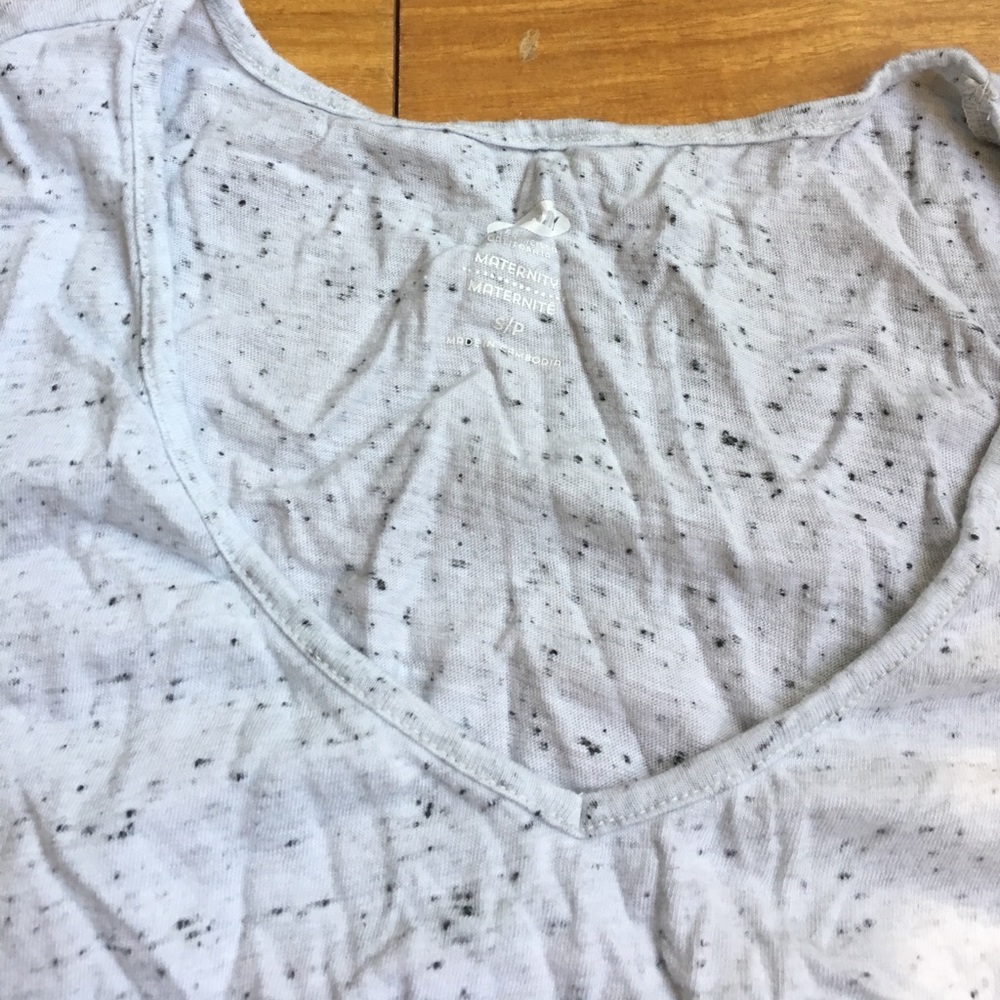 4 Old Navy Maternity Tee Bundle - Picture 6 of 6