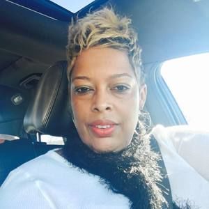 Meet your Posher, Carla