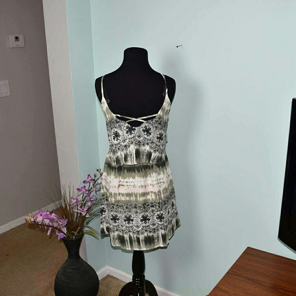 Emerald Green & Ivory Tie Dye Print Dress - Picture 2 of 2