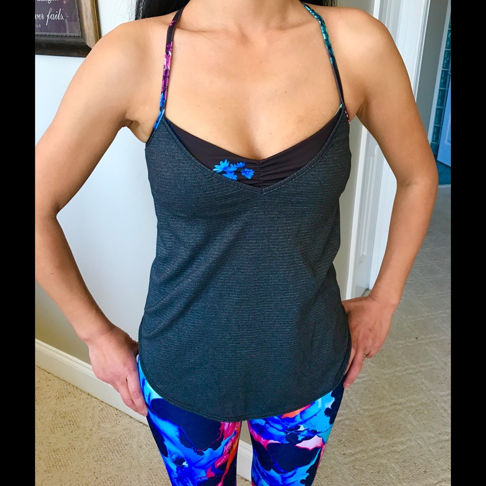 Lululemon workout top EUC
