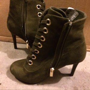 Adorable short green heel boots