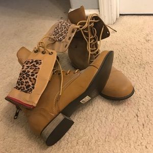 Combat boots never worn