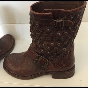 Frye Jenna Distressed Disc Short Ankle Boot