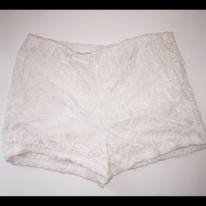 Stretchy lace shorts