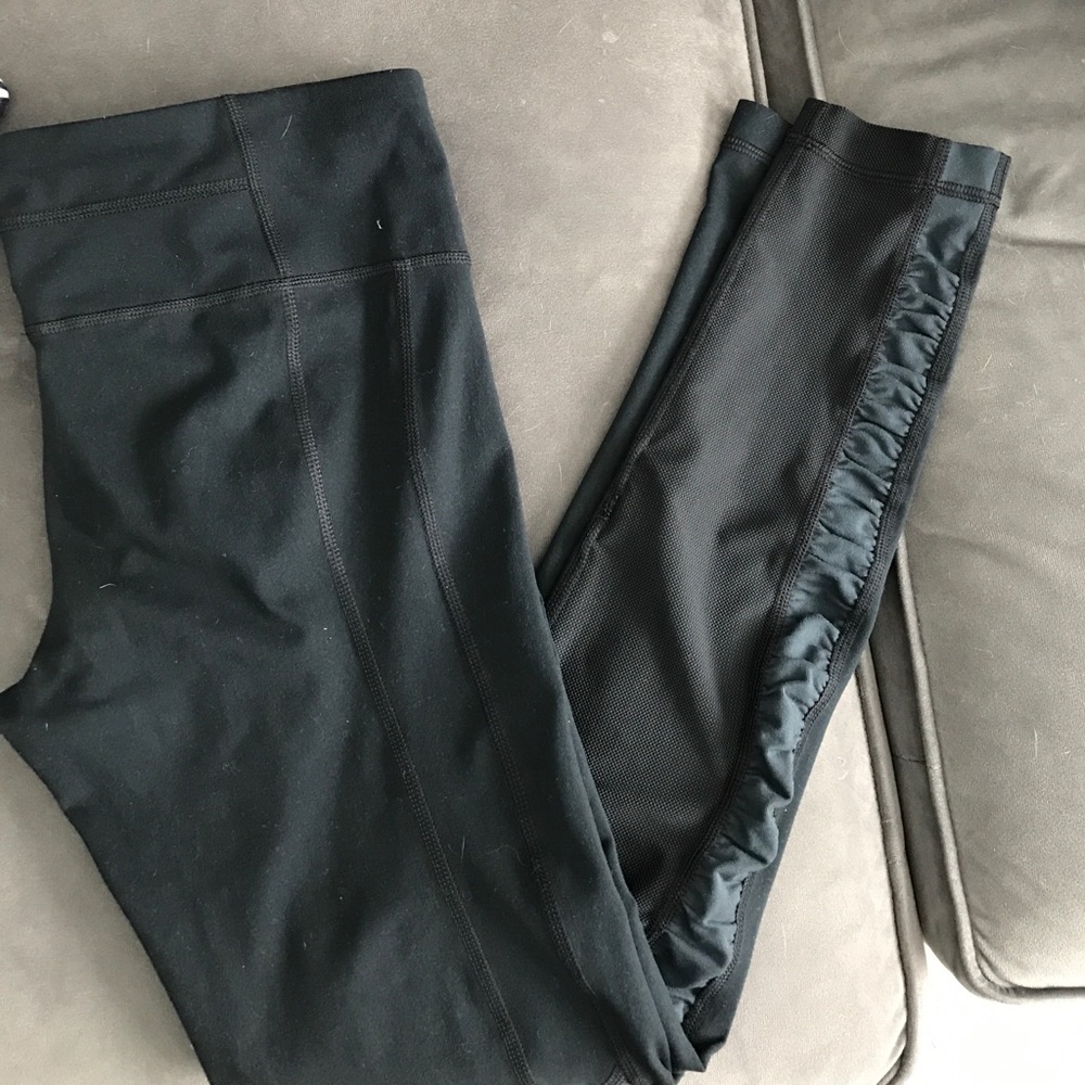 Under armor activewear leggings