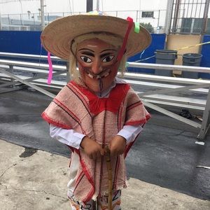 Meet your Posher, Alma