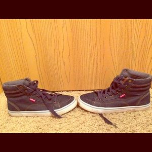 Super comfortable tennis shoes