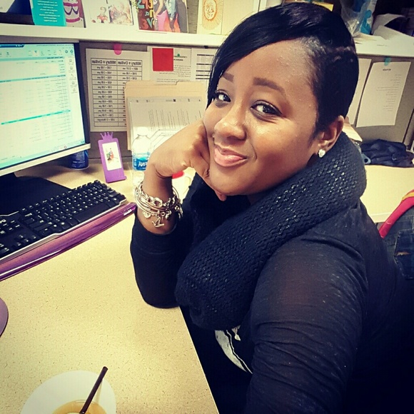 Meet your Posher, Tanika - Picture 1 of 1