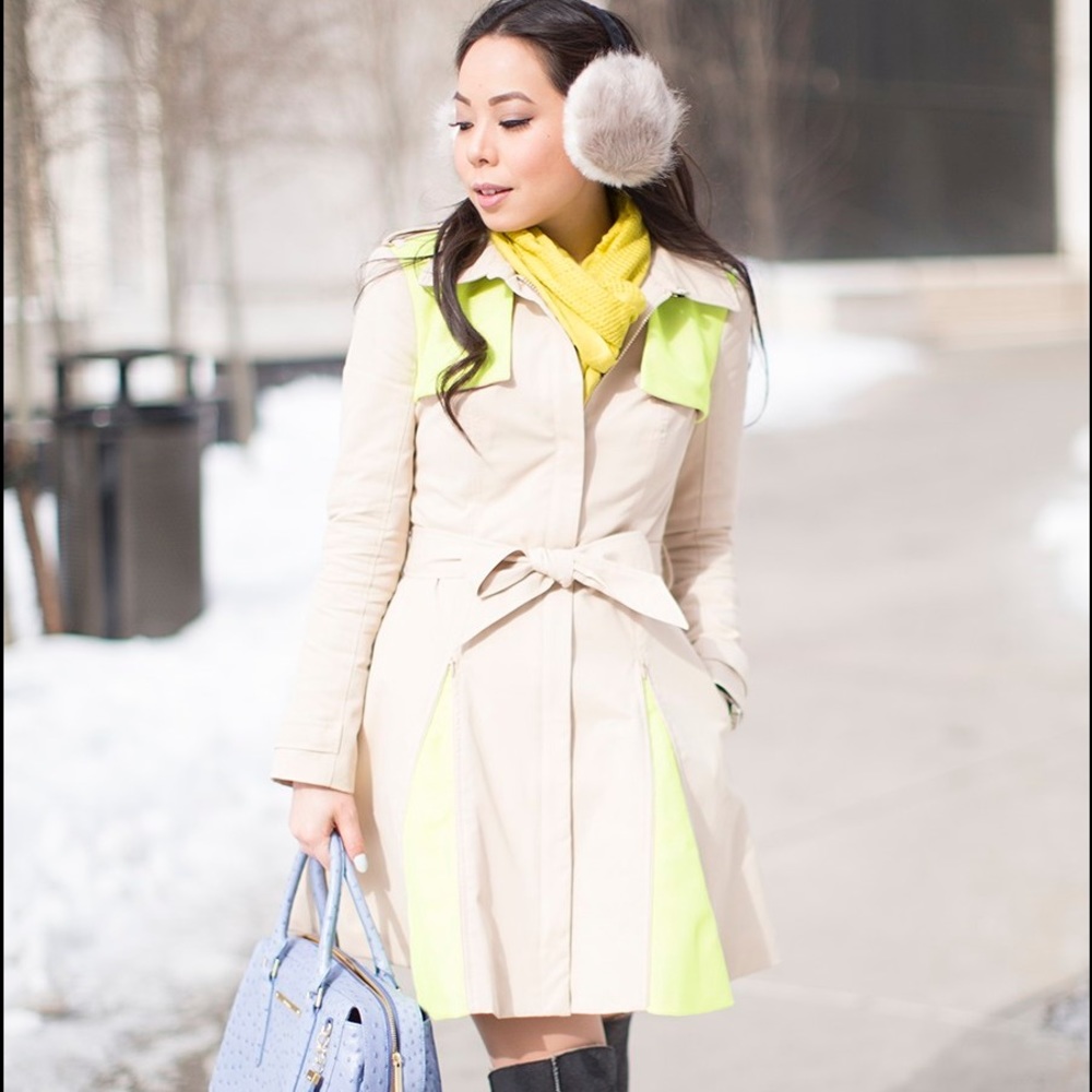 Bebe Contrast Trench Coat size XS (Neon Yellow)