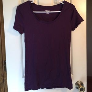 Basic scoop neck tee