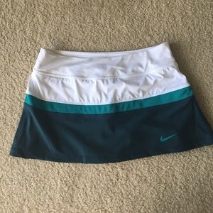 NIKE DRY FIT TENNIS/GOLF SKORT