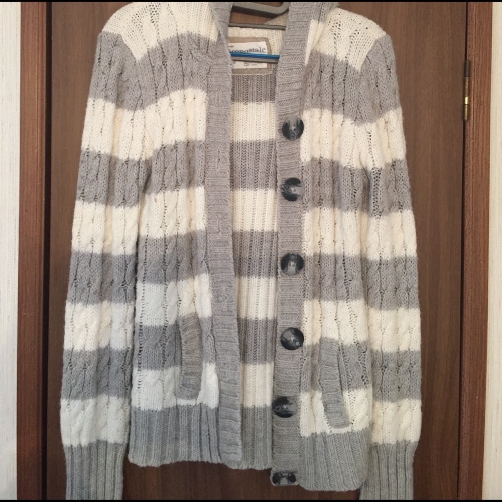 Aeropostle hooded grey and white  nice and warm