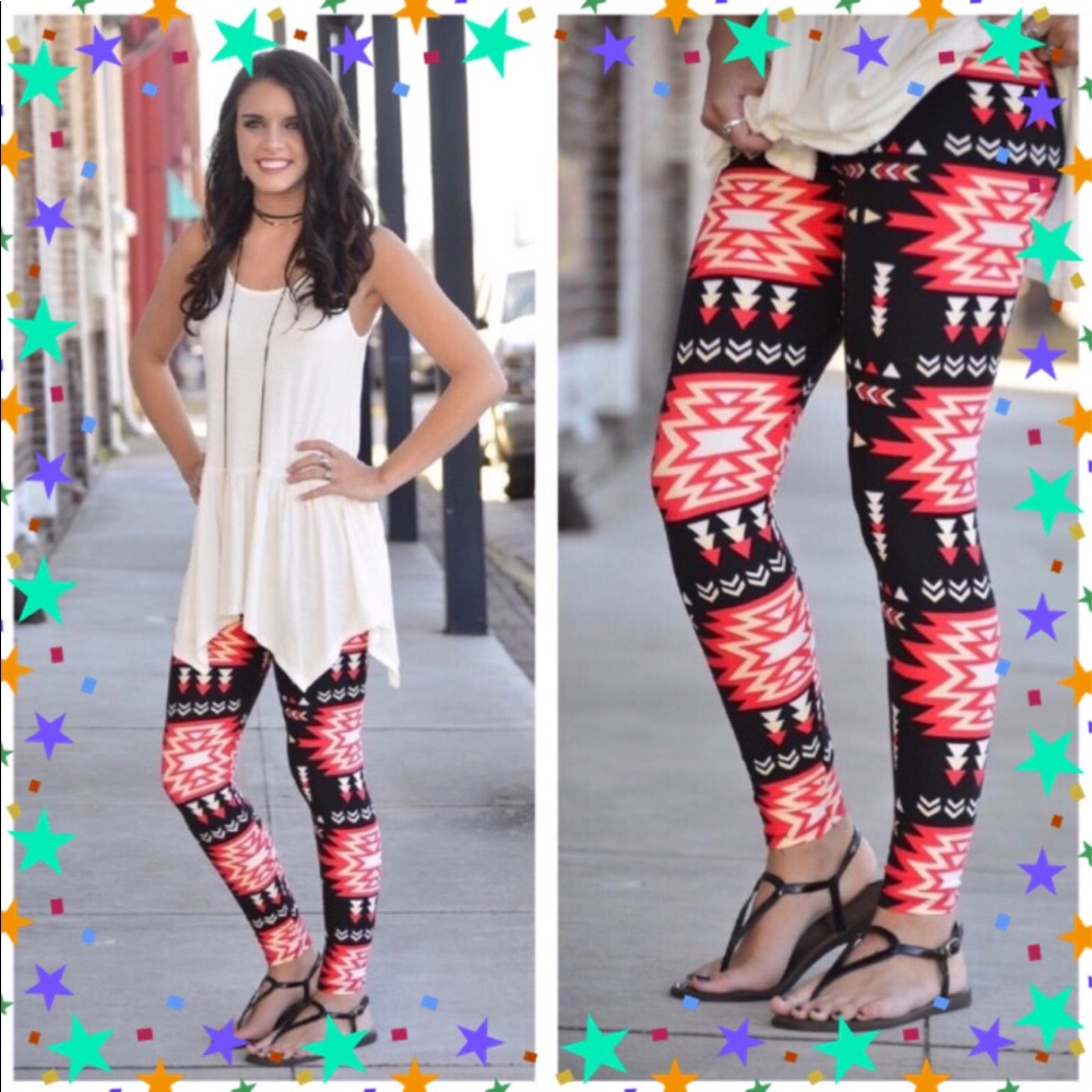 🌈🌟Black & Coral Santa Fe Print Leggings🌟