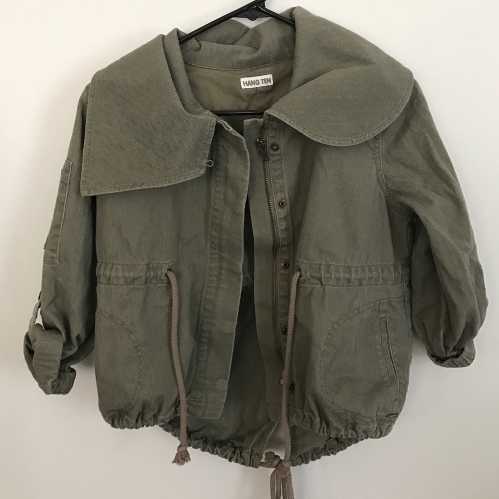 Short green coat