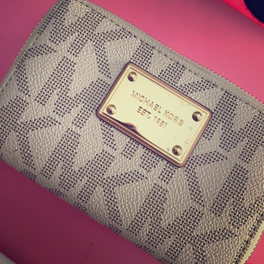 Michael kors wallet