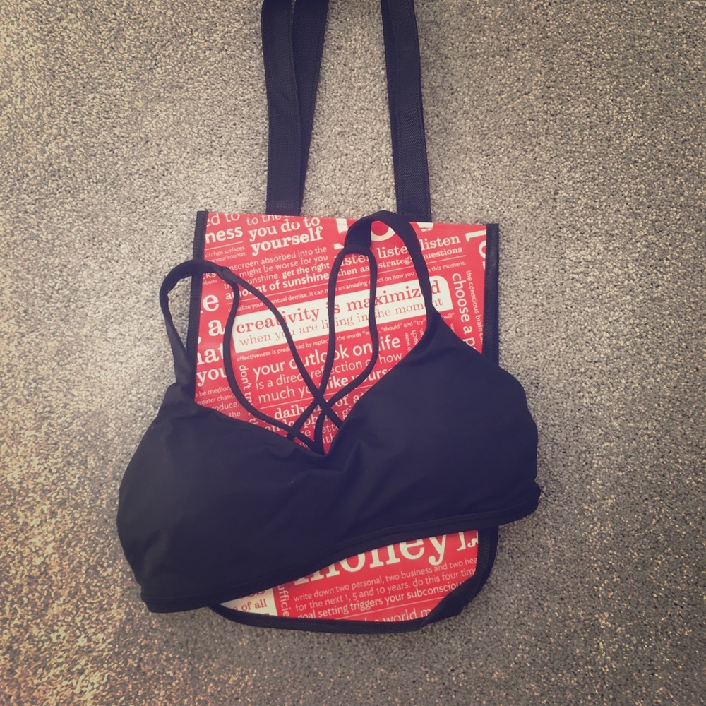 Lulu Lemon Sports Bra size 6