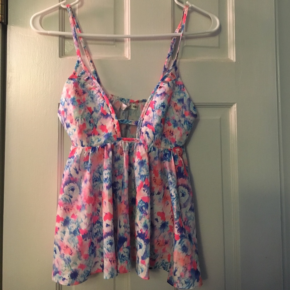 XS top. Beautiful spring/summer colors.