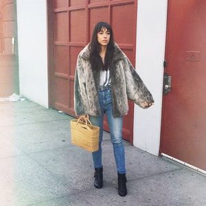 Meet your Posher, Jenny