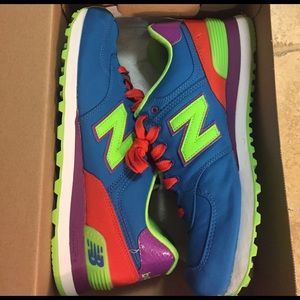 Women's new balance shoe
