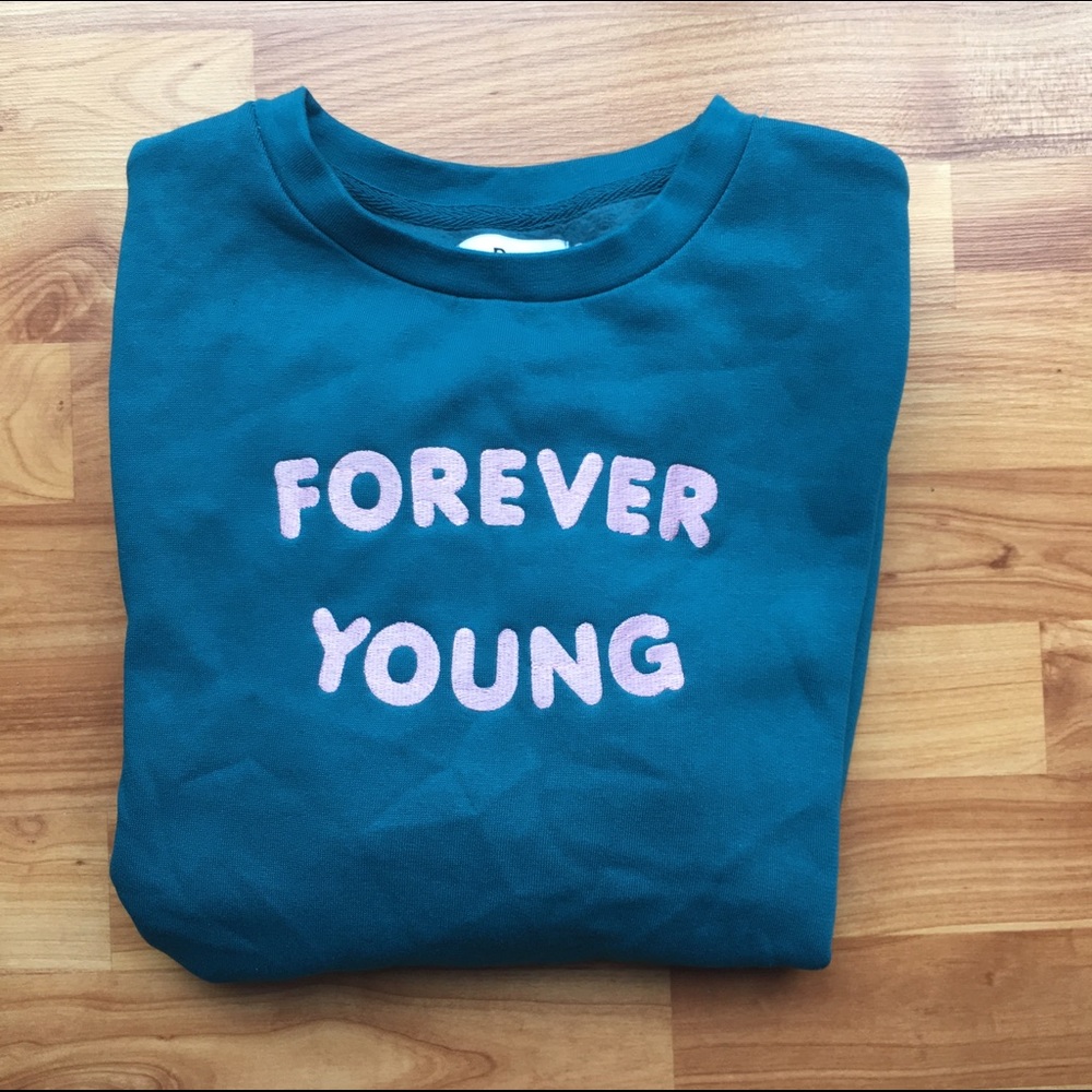 NEW Graphic Crewneck Sweatshirt