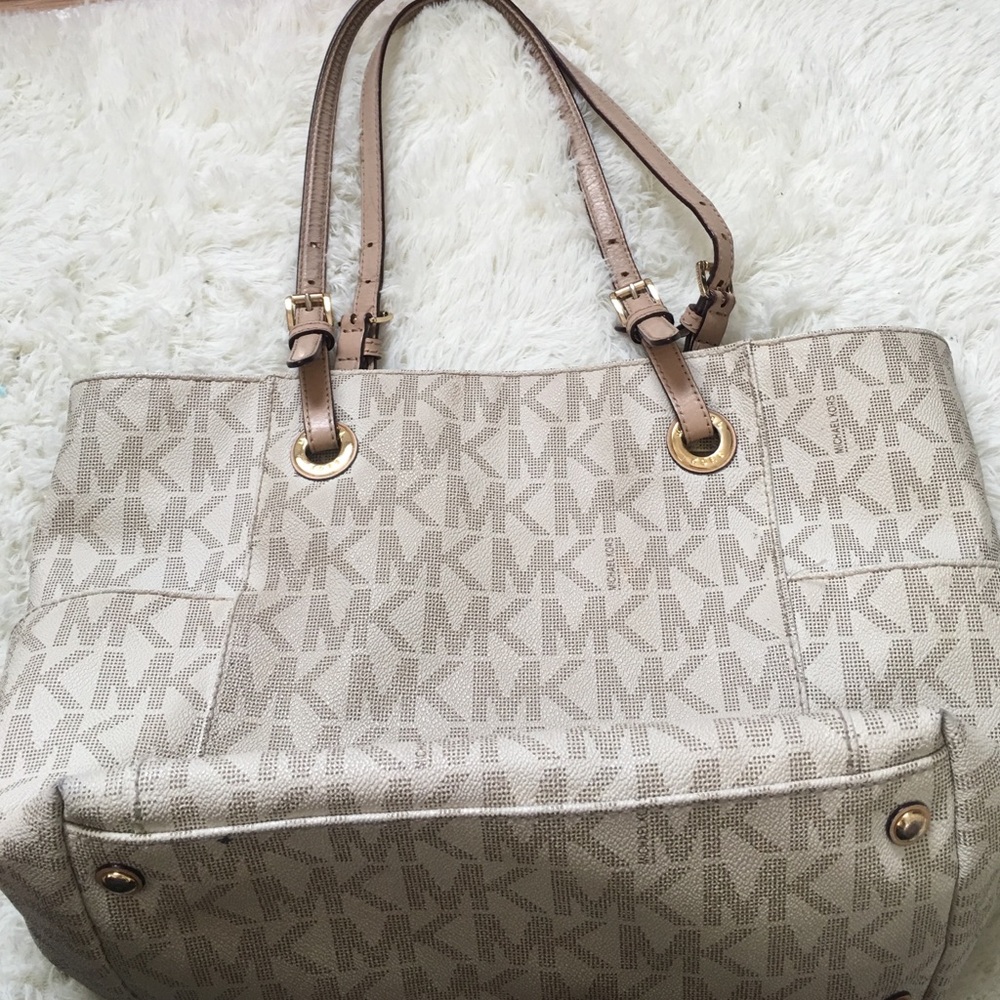 white MK michael kors jet set tote