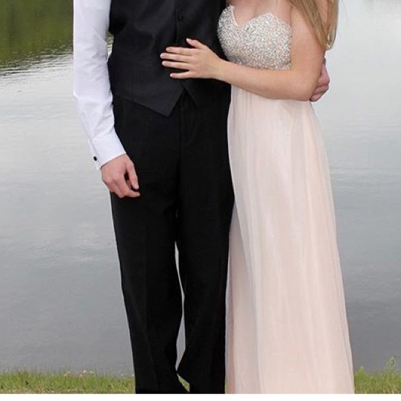 Beautiful light pink prom dress🌸 - Picture 1 of 4