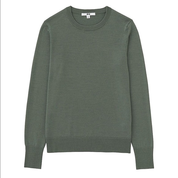 green crew neck sweater