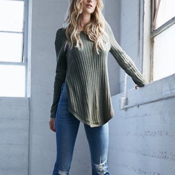 PacSun Sweaters - Pacsun Green Sweater 🎀 On Hold🎀
