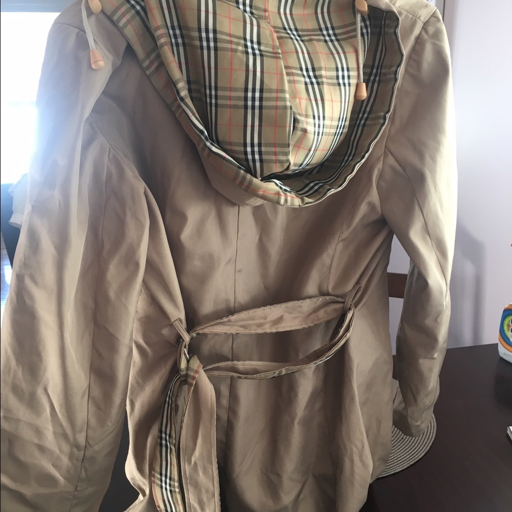 Burberry jacket. Worn twice. Like new shape