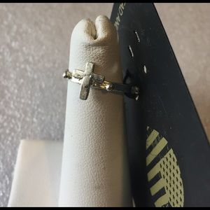 NWT polished silver tone cross ring size 5