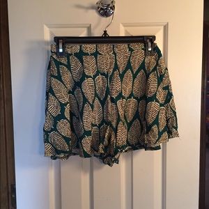 Teal leaf print shorts