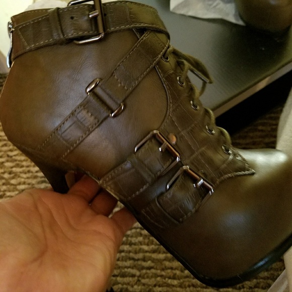 SCENE DUSTY OLIVE Ankle Booties - Picture 3 of 4