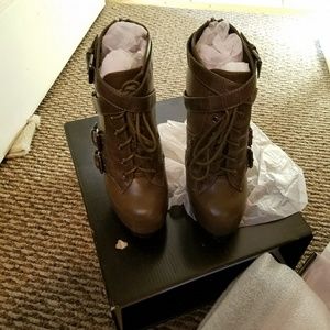 SCENE DUSTY OLIVE Ankle Booties