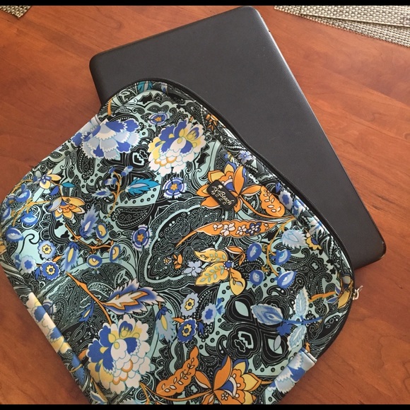 Computer case - Picture 2 of 2