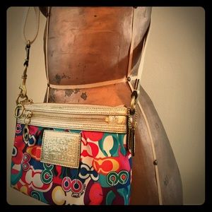 Coach Poppy canvas crossover bag!