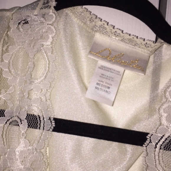 Silk Robe w/ Lace Lining - Picture 4 of 4