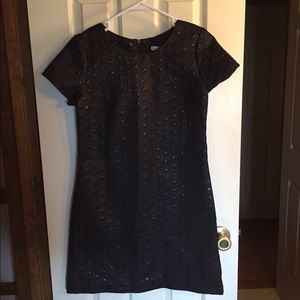 Short sleeve mini black dress
