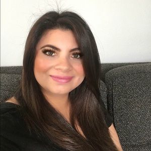 Meet your Posher, Dayana