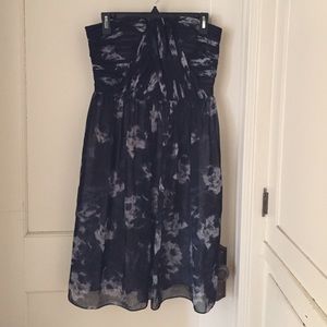 Strapless, black dress