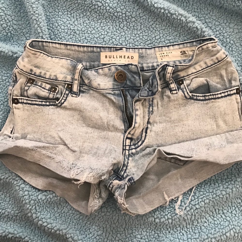 Acid washed low rise shorts