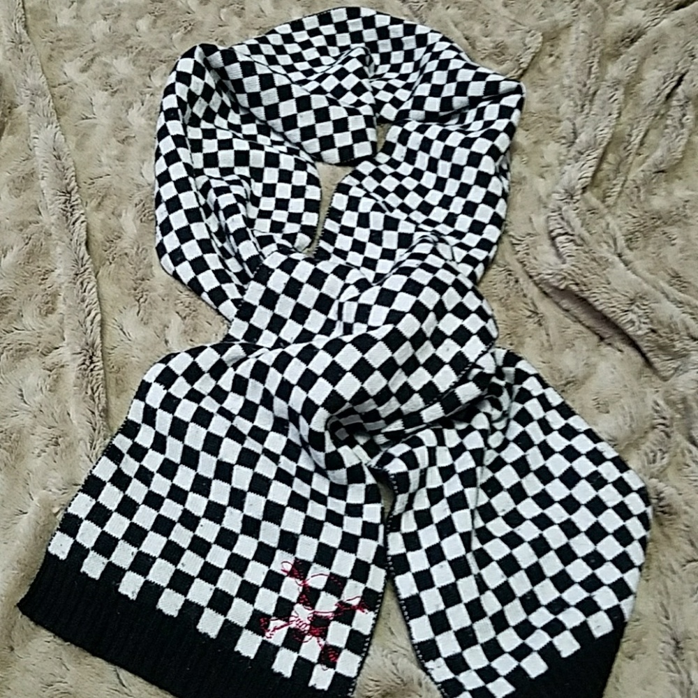 Checkered scarf