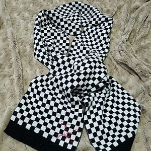 Checkered scarf
