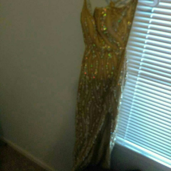 Elegant dresses - Picture 3 of 8