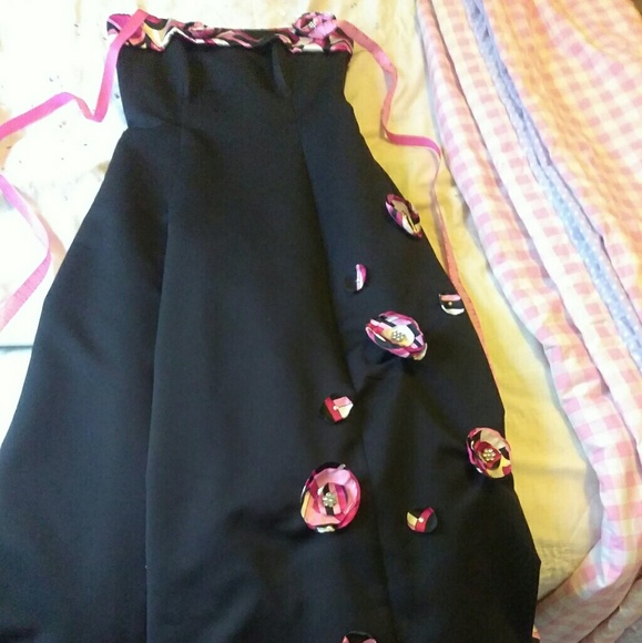 Elegant dresses - Picture 5 of 8