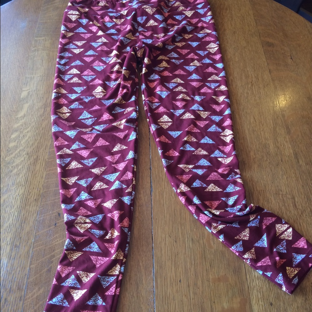 Tall and Curvy Lula Roe leggings