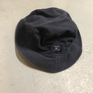reversible tommy hilfiger bucket hat