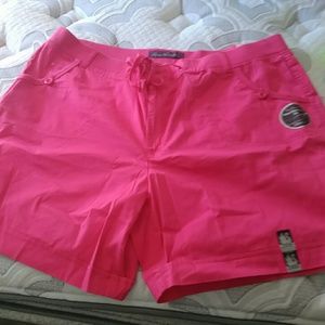 Gloria Vanderbilt shorts