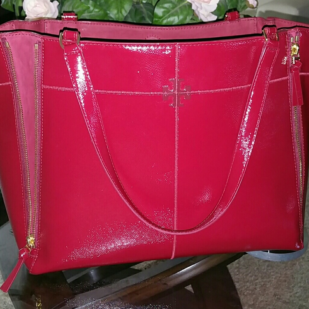 Tory Burch Ivy East West in Scarlet Patent leather