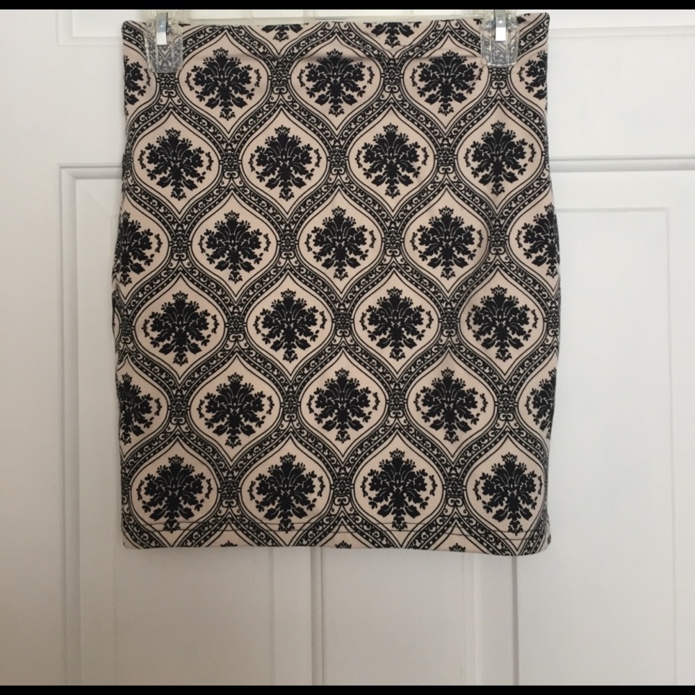 Vintage print pencil skirt