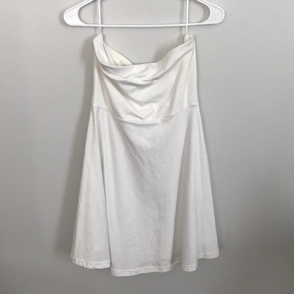 White strapless dress